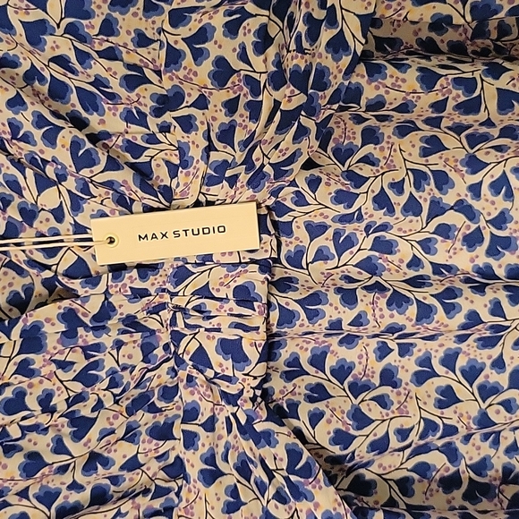 Max studio size medium peasant top blue white. - Picture 2 of 5